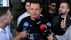 Ατζούν Ιλιτζαλί: Ο Τούρκος «βασιλιάς» του ριάλιτι μπαίνει στο Xρηματιστήριο
