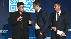 Όταν ο Μπέζος συνάντησε τον Μητσοτάκη και μίλησαν για την τάση να γράφουμε βιβλία αντί... να τα διαβάζουμε