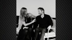 Η Τζένιφερ Άνιστον βρήκε στο πλευρό του υπνοθεραπευτή Τζιμ Κέρτις την ηρεμία και την ασφάλεια που αναζητούσε