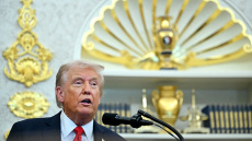 Axios: Πώς οι Ελβετοί «χρύσωσαν» τον Τραμπ για να μειώσει τους δασμούς