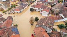 Δύο αγνοούμενοι μετά από κακοκαιρία στη βόρεια Ιταλία - Πλημμύρισαν δρόμοι, κλείνουν σχολεία, δείτε βίντεο