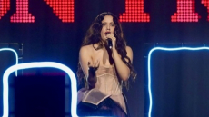 Η Ροσαλία έγινε η Ισπανίδα τραγουδίστρια με τις υψηλότερες επιδόσεις στα βρετανικά charts άλμπουμ