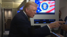 Ησυχία γουρουνίτσα, είπε ο Τραμπ σε δημοσιογράφο - Δείτε βίντεο