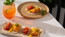 Τορτίγιες μπακαλιάρου με μαγιονέζα σκόρδου από τον Παναγιώτη Γιακαλή
