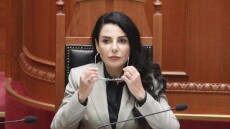 Αλβανία: Δικαστήριο αποπέμπει την αναπληρώτρια πρωθυπουργό λόγω κατηγοριών για διαφθορά
