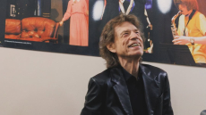 O Mικ Τζάγκερ επισκέφτηκε το παλιό του σχολείο: Ήταν μεγάλη τιμή να συναντήσω μερικούς από τους νέους μαθητές