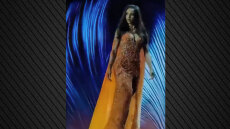 Miss Universe: H Μις Τζαμάικα έπεσε από τη σκηνή και την πήραν με φορείο - Δείτε βίντεο