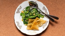 Σαλάτα σπανακόπιτα από τον Χάρη Νικολούζο