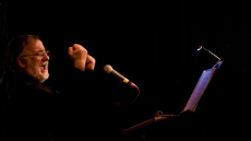 Θάνος Μικρούτσικος: Συναυλία - αφιέρωμα στα λαϊκά τραγούδια του στο Θέατρο Παλλάς