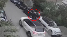 Νέος Κόσμος: Βίντεο καταγράφει τις στιγμές πριν από την καταδίωξη και τον θανάσιμο ξυλοδαρμό του 58χρονου