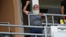 Σαββίδης στους παίκτες του ΠΑΟΚ: «Τη Νέα Τούμπα θα τη φτιάξουμε εμείς, να αφήσετε το σημάδι σας στην ιστορία του γηπέδου με μία μεγάλη επιτυχία»




