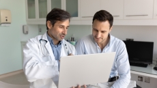 Το «έξυπνο» check up του μέλλοντος γίνεται ήδη στην Ελλάδα – Χωρίς μια σταγόνα αίμα