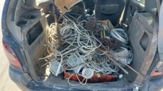 Τρεις συλλήψεις για κλοπή χαλκοσωλήνων και καλωδίων ρεύματος έπειτα από καταδίωξη στην Ελευσίνα