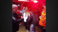 Μαθητές στη Βόνιτσα χρειάστηκαν πυροσβεστικό για να επιστρέψουν στα σπίτια τους λόγω της κακοκαιρίας - Δείτε βίντεο