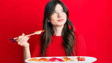 Τι είναι η δηλητηρίαση από το παράσιτο «ανισάκις» – Τι πρέπει να ξέρετε
