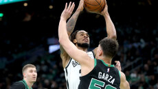 Μπρούκλιν Νετς: Το απίθανο triple double του «πύργου» Κλάξτον στο ΝΒΑ cup και το κράξιμο σε συμπαίκτη για ένα ριμπάουντ, δείτε βίντεο