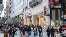 Από αύριο η μόνιμη ενίσχυση των €250 στους συνταξιούχους - 600 εκατ. ευρώ σε 2,4 εκατ. πολίτες, όλα τα μέτρα