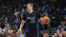 Κούπερ Φλαγκ: Ο rookie των Μάβερικς βαδίζει στα... χνάρια των Κόμπι και ΛεΜπρόν