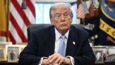 O Τραμπ καθαιρεί 8 δικαστές αρμόδιους για υποθέσεις μετανάστευσης στη Νέα Υόρκη