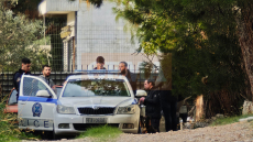 «Δεν μου έδινε να πιω, τσακωθήκαμε και έγινε το κακό» - Τα πρώτα λόγια του 44χρονου αδελφοκτόνου στη Νέα Πέραμο μετά τη σύλληψή του