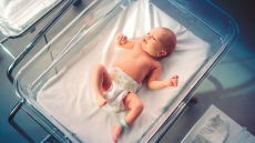 «Βιομηχανία βρεφών» στα Χανιά: Ταρίφα έως 150.000 ευρώ για παρένθετες μητέρες, όλο το βούλευμα