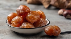 Γλυκό κουταλιού κάστανο: Η διαδικασία βήμα-βήμα με τεχνικές, αρώματα και ποικιλίες που πετυχαίνουν πάντα