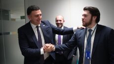 Ναυτιλία: Διμερείς επαφές Κικίλια στο Λονδίνο για ενίσχυση συνεργασιών στo πλαίσιο του ΙΜΟ