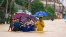 Τουλάχιστον 19 νεκροί μετά από τη χειρότερη βροχόπτωση των τελευταίων 300 ετών στην Ταϊλάνδη - Δείτε βίντεο