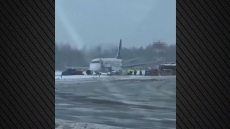 Διακοπή των πτήσεων στο αεροδρόμιο του Βίλνιους - Αεροπλάνο βγήκε εκτός πορείας σε διάδρομο τροχοδρόμησης