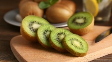 Πώς μπορούμε να πείσουμε τα παιδιά να φάνε ακτινίδιο