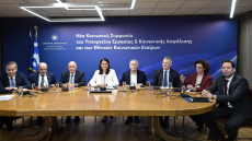 Τι αλλάζει στις συλλογικές συμβάσεις εργασίας, πότε επεκτείνονται - Ανοίγει ο δρόμος για αυξήσεις μισθών, είπε η Κεραμέως