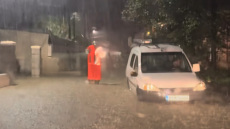 Η Adel σφυροκοπά τη δυτική Ελλάδα - 112 σε Κέρκυρα και Αιτωλοακαρνανία: Περιορίστε τις μετακινήσεις