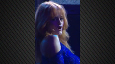 Γαία Μερκούρη: Σε ρόλο τραγουδίστριας στο MadWalk - Δείτε βίντεο με την εμφάνισή της 