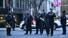 Δύο άνδρες της Εθνοφρουράς δέχτηκαν πυροβολισμούς κοντά στον Λευκό Οίκο - «Αυτό το ζώο θα το πληρώσει ακριβά» λέει ο Τραμπ για τον δράστη, που συνελήφθη
