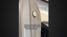 Η αλήθεια για το σήμα στο κάθισμα αεροπλάνου που μπέρδεψε τους επιβάτες - Τι σημαίνει και πώς χρησιμοποιείται