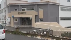 Ανεμοστρόβιλος προκάλεσε καταστροφές σε σπίτια και επιχειρήσεις στη Φοινικούντα - Δείτε φωτογραφίες και βίντεο