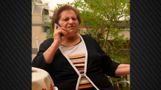 «Τι είναι φαγητό ή ανταύγειες να τα βάλω σε αλουμινόχαρτο;» - Το νέο βίντεο της κυρίας Χρυσούλας για τις απάτες με την... αυξημένη ραδιενέργεια