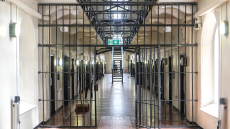 Κρατούμενοι έβαλαν φωτιά σε κελί στις φυλακές Αγιάς στα Χανιά, διακομίστηκαν στο νοσοκομείο μαζί με τρεις σωφρονιστικούς