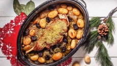 Γιορτινή γάστρα: 5 συνταγές που γεμίζουν το σπίτι άρωμα και θαλπωρή