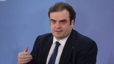 Bloomberg: Ο Πιερρακάκης ανακοινώνει σήμερα την υποψηφιότητά του για την προεδρία του Eurogroup