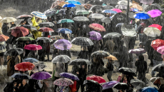 Καιρός: Έρχεται υγρός Δεκέμβριος με βροχές - Δείτε χάρτες και αναλυτική πρόγνωση