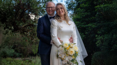 Παντρεύτηκε ο Αυστραλός πρωθυπουργός Άντονι Αλμπανέζι  - Ο σκύλος με τις βέρες και τα κουτάκια μπύρας με φωτογραφίες του ζευγαριού, δείτε βίντεο