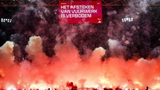 Ολλανδία: Οριστική διακοπή στον αγώνα Άγιαξ - Γκρόνινγκεν για ρίψη καπνογόνων - Βίντεο