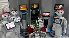 Ρομπότ κάνουν πρόβες για να πουν τα κάλαντα στη Θεσσαλονίκη - Δείτε φωτογραφίες