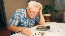 «Ασημένιο τσουνάμι» απειλεί τις ΗΠΑ: Οι Αμερικανοί γερνούν, αλλά οι συντάξεις δεν φτάνουν για όλους και το κόστος ζωής «εξαφανίζει» τις παροχές