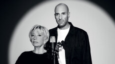 Η Αλέκα Κανελλίδου με τον γιο της Γιάννη Γιαννουσάκη επί σκηνής