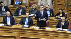 Ανέβηκαν οι τόνοι στη Βουλή για τα αγροτικά μπλόκα - «Δεν υπάρχει, ούτε βία, ούτε καταστολή» είπε ο Χρυσοχοΐδης