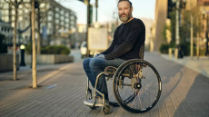 Με την στήριξη της οικογένειας 8 στα 10 άτομα με αναπηρία – Μόλις 3,3% έχουν την υπηρεσία «Προσωπικός βοηθός»