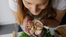 Το πασίγνωστο υπερτρόφιμο «φάρμακο» για πίεση, χοληστερόλη και ιώσεις