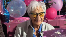 Είναι 101 ετών και σηκώνει βάρη κάθε μέρα – Τα μυστικά της μακροζωίας της και το τρόφιμο που δεν αλλάζει με τίποτα